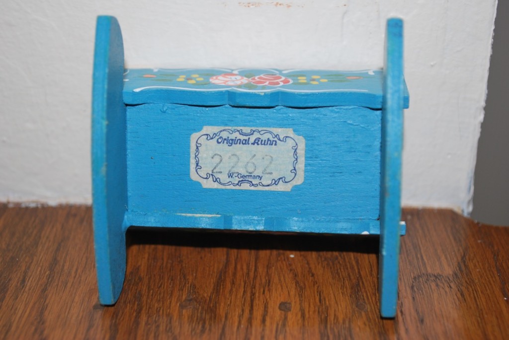 dora kuhn dollhouse furniture